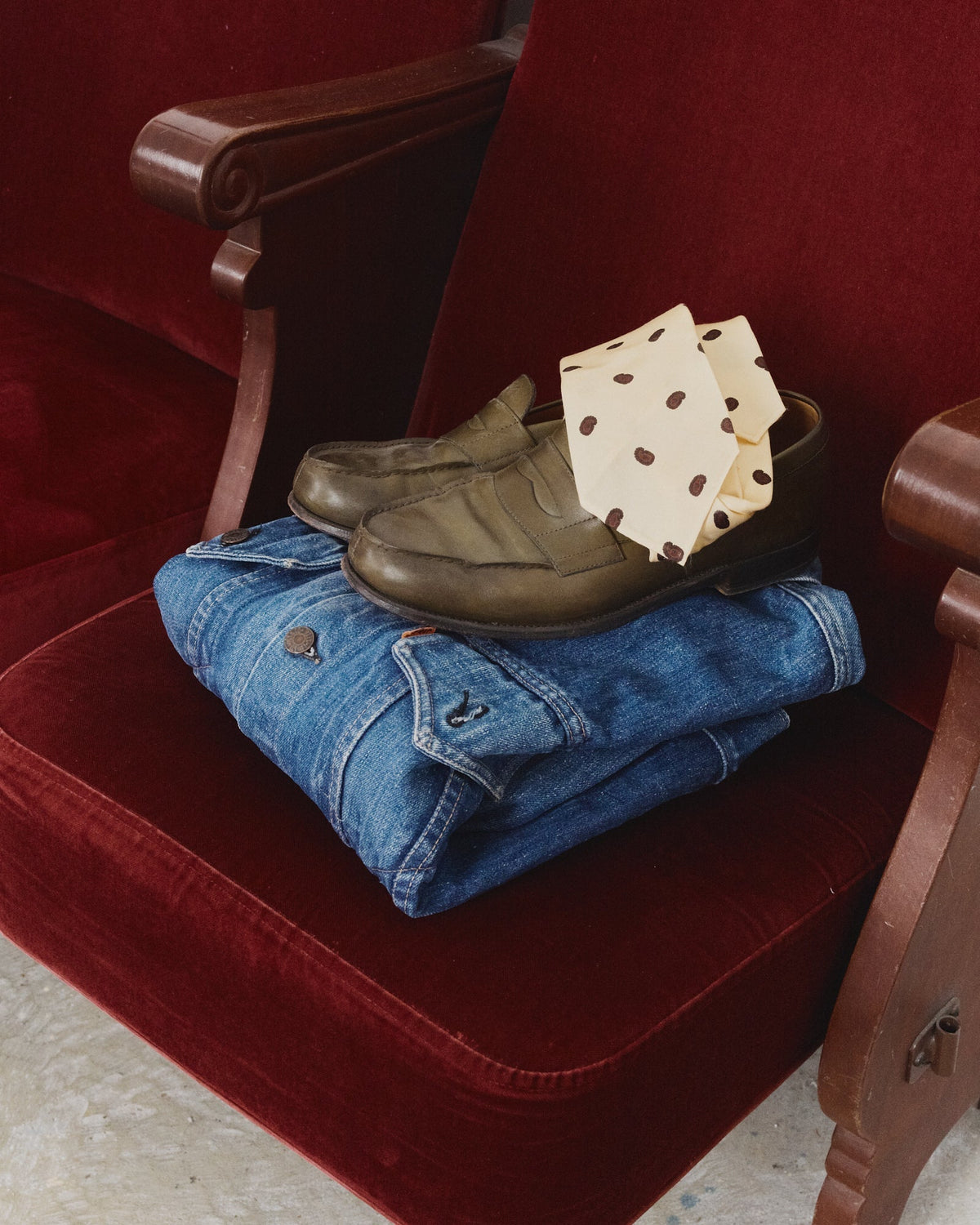 The Art of Transition: Elevating Your Late-Summer Wardrobe